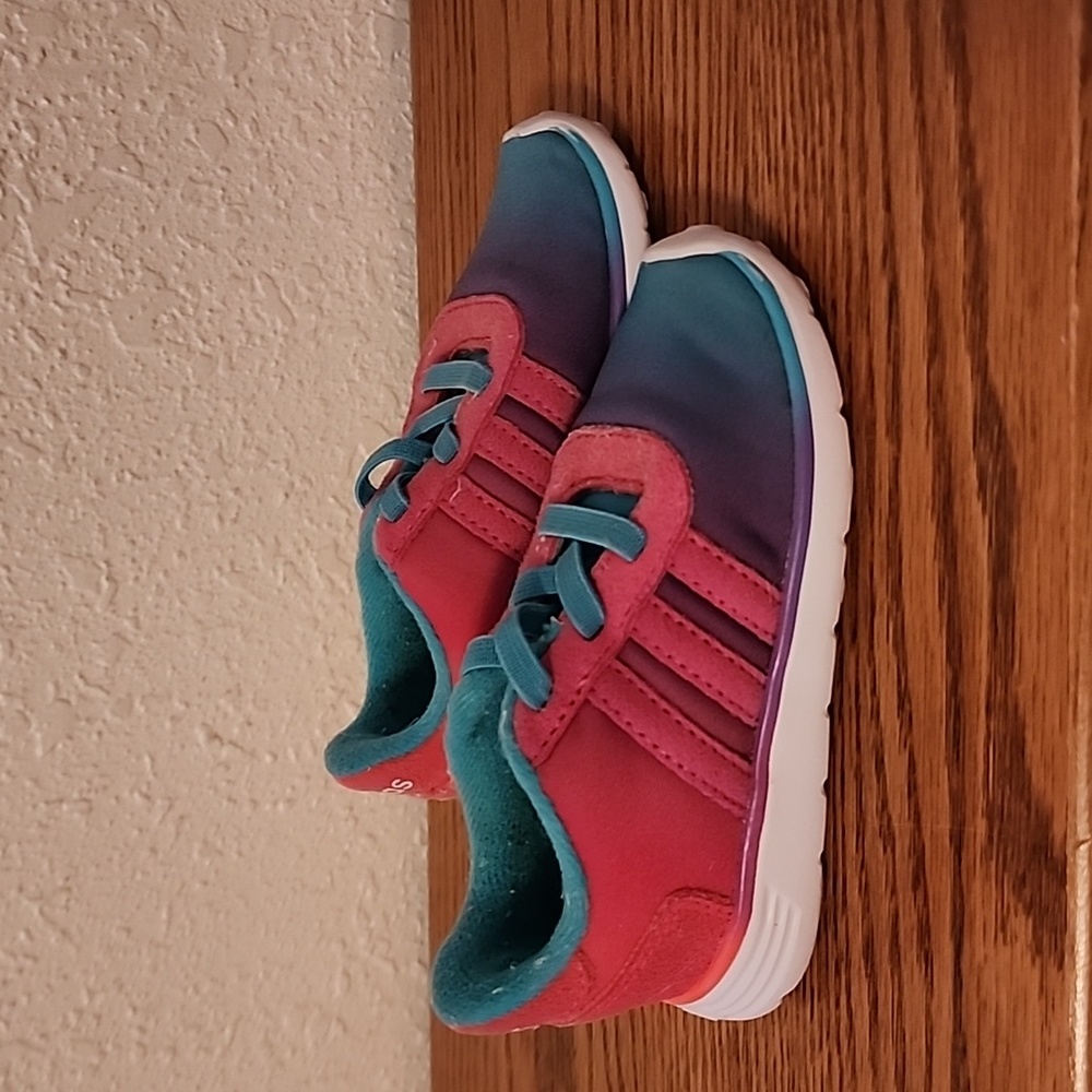 Little Girls Adidas sneaker